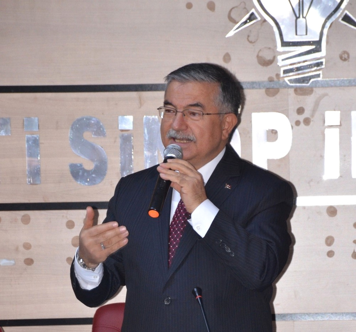 Bakan Yılmaz: "İki Yılda 80 Bin Öğretmeni Eğitim Camiamıza Katacağız"