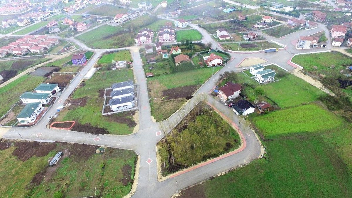 Başiskele\'de Üst Yapı Çalışmaları Sürüyor