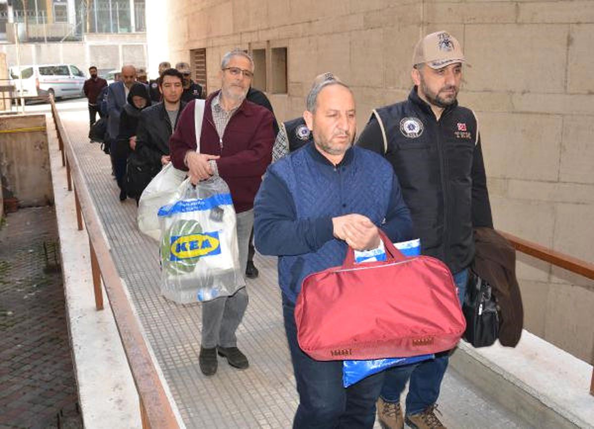 Bursa\'da Fetö Operasyonunda Gözaltına Alınan 7 Şüpheli Adliyede