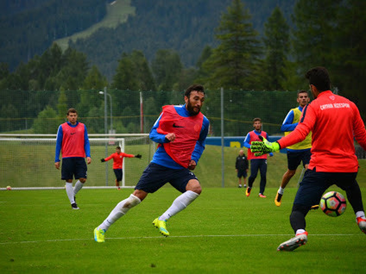 Çaykur Rizespor\'da Trabzonspor Maçı Hazırlıkları