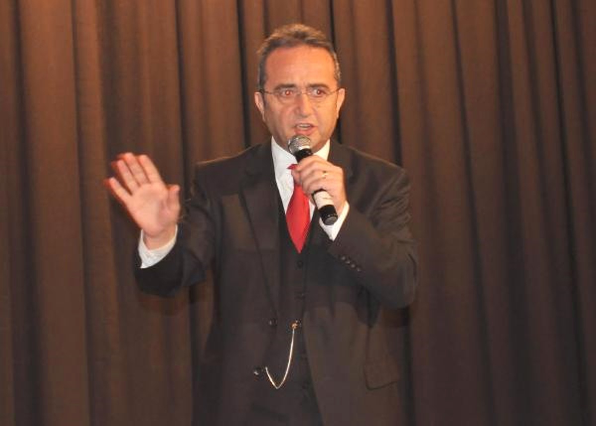 CHP\'li Tezcan: Cumhurbaşkanı Sarıyer\'de Terörist Çadırına mı Girdi?