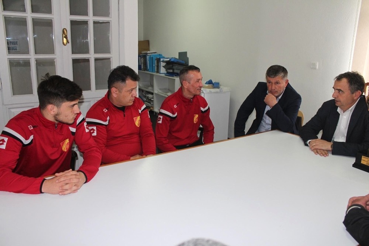 Dünya Şampiyonu Mma Sporcuları Ayvalık\'ın Gururu Oldu