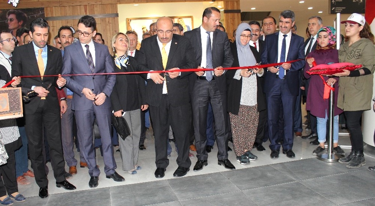 Elazığ\'da \'Tarım ve İnsan\' Konulu Fotoğraf Sergisi Açıldı