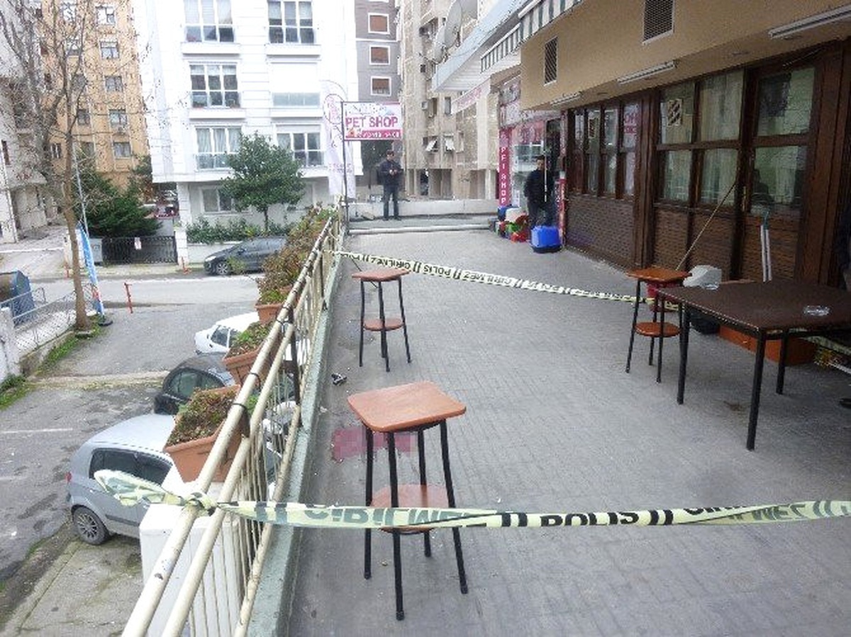Esenyurt\'ta İki Grup Arasında Çatışma: 3 Yaralı