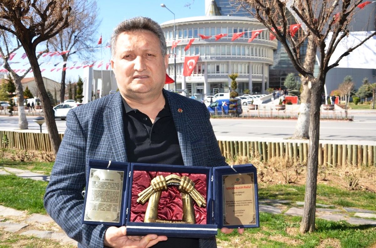 Gap Gazeteciler Birliği Genel Başkan Vekili Özpolat\'a Kazakistan\'da Anlamlı Ödül