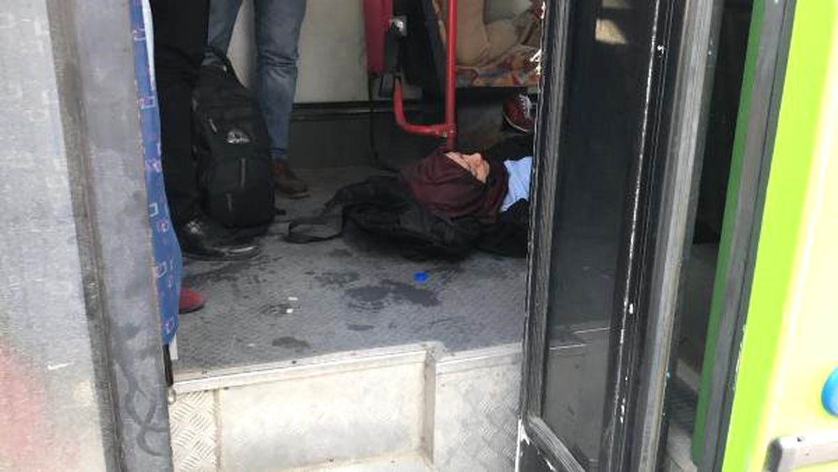 Genç Kadın Otobüste Bayıldı