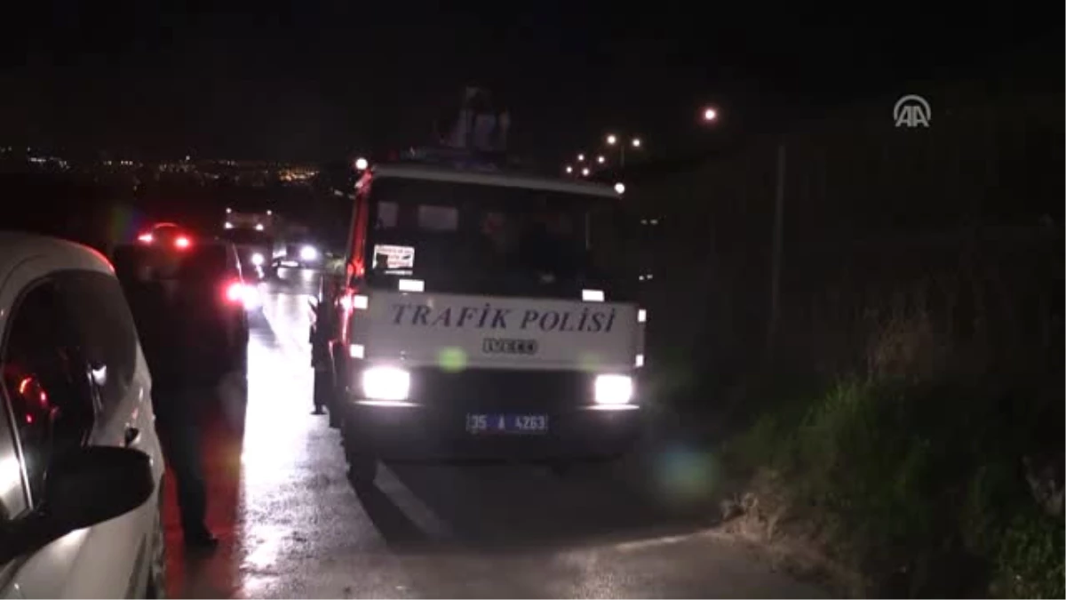 Güncelleme - İzmir\'de Otomobil ve Çöp Konteynerinde Patlama