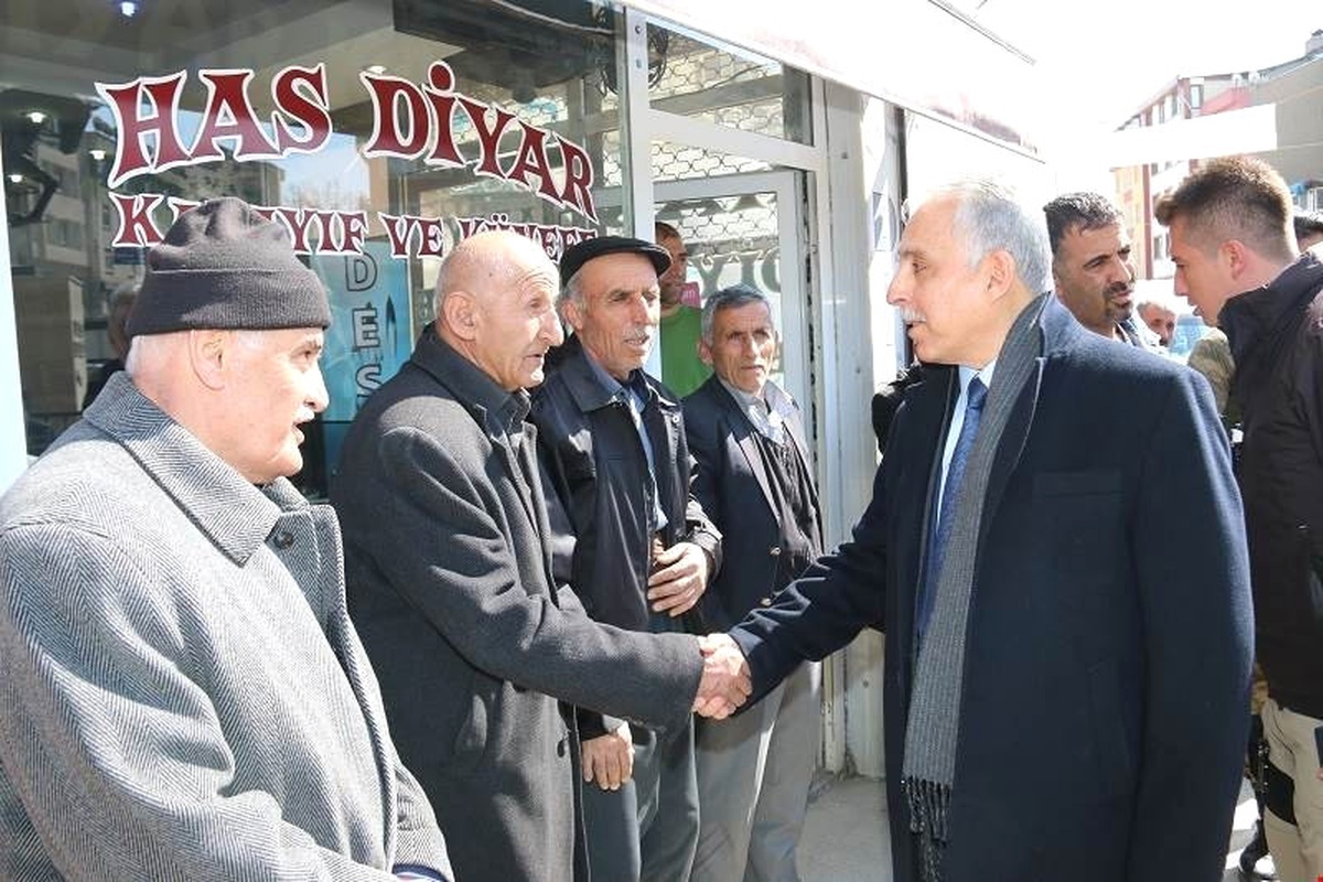 Hakkari Valisi Toprak Esnafın Sorunlarını Dinledi