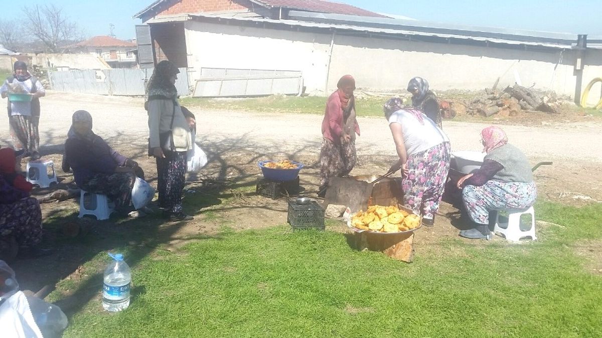 İmece ile Kandil Lokması Yaptılar