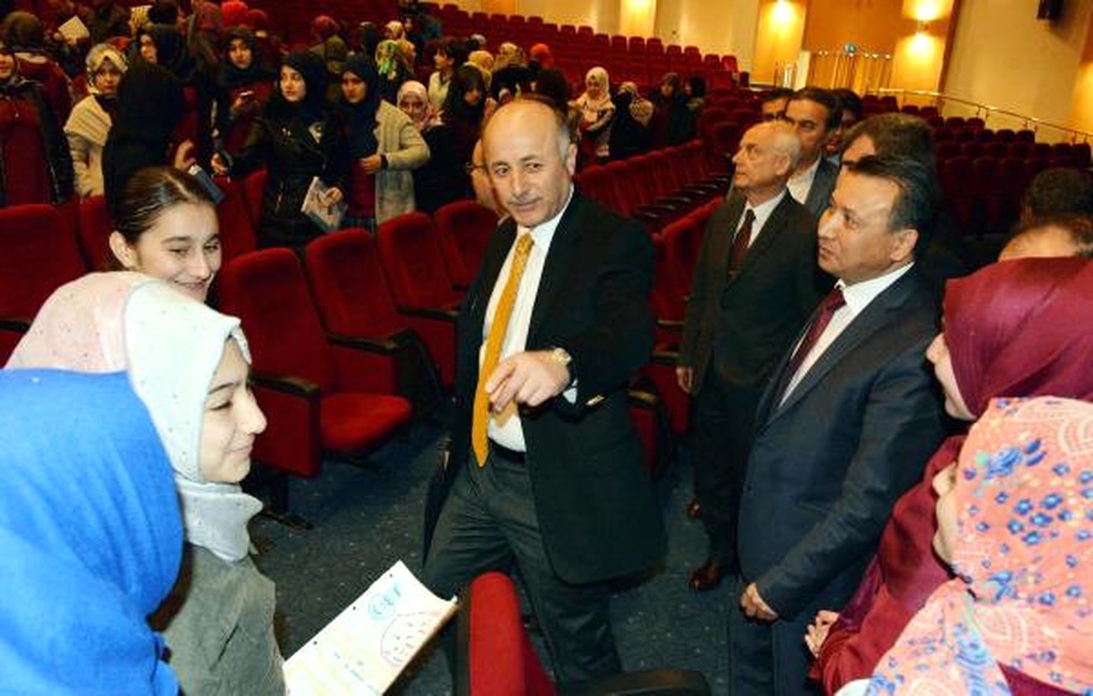 İstihdam Fuarına İşsizler Değil Öğrenciler Geldi