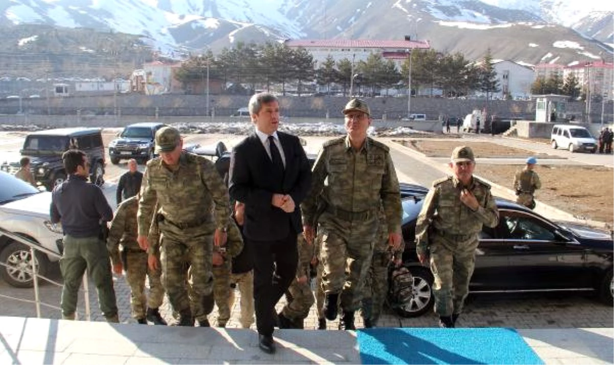 Jandarma Genel Komutan Yardımcısı Korgeneral Yaşar, Bitlis Valisi Çınar\'ı Ziyaret Etti