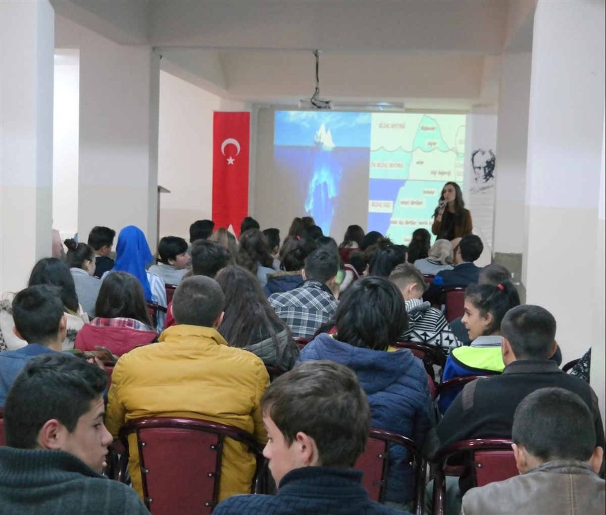 Kadın Danışma Merkezi, Ürgüp\'te Gençlere Seminer Verdi
