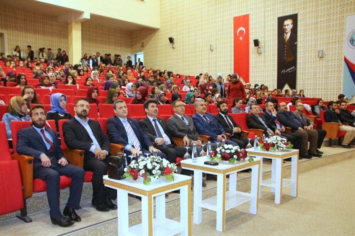 Kilis\'te "Hoca Ahmet Yesevi\'yi Anlamak Konferansı"