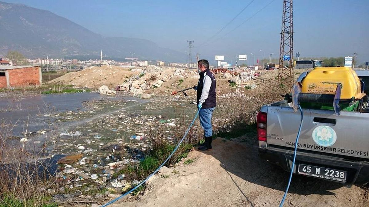 Kırkağaç\'ta İlaçlama Çalışmaları