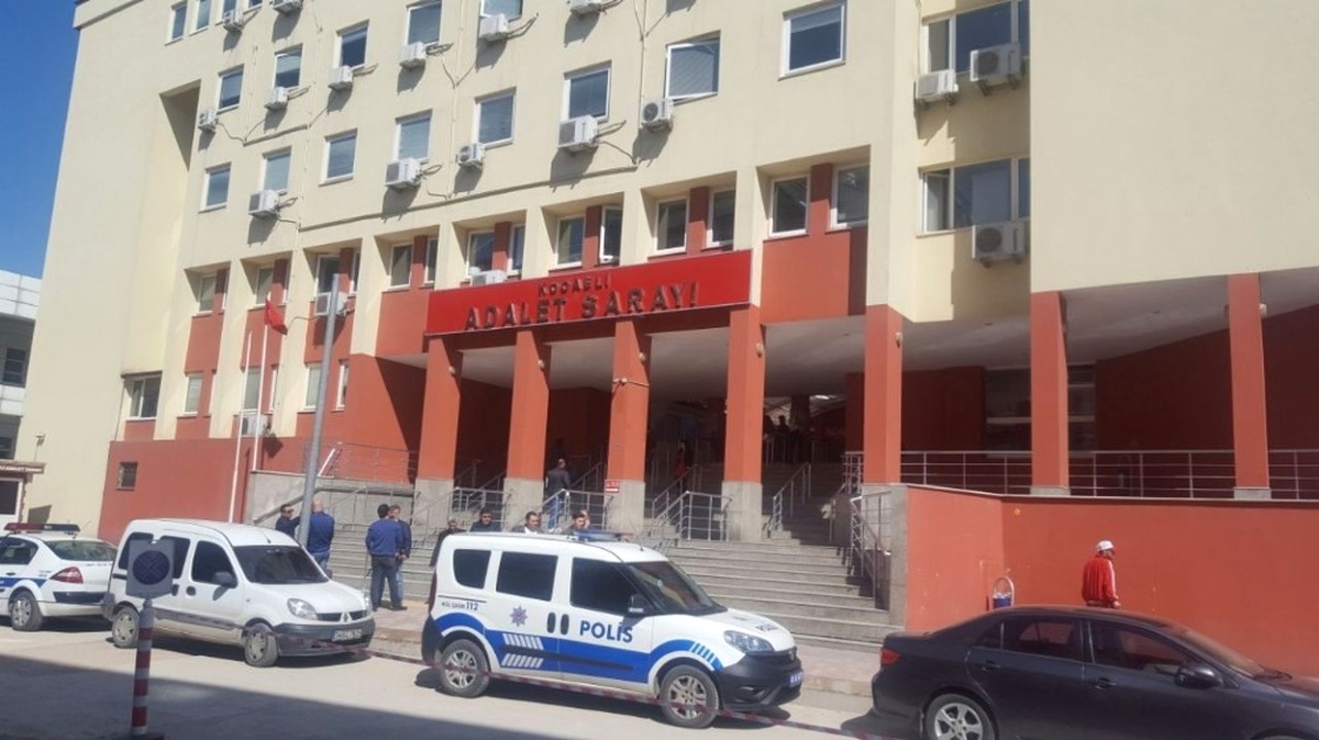 Kocaeli Adliyesine Hırsız Girdi