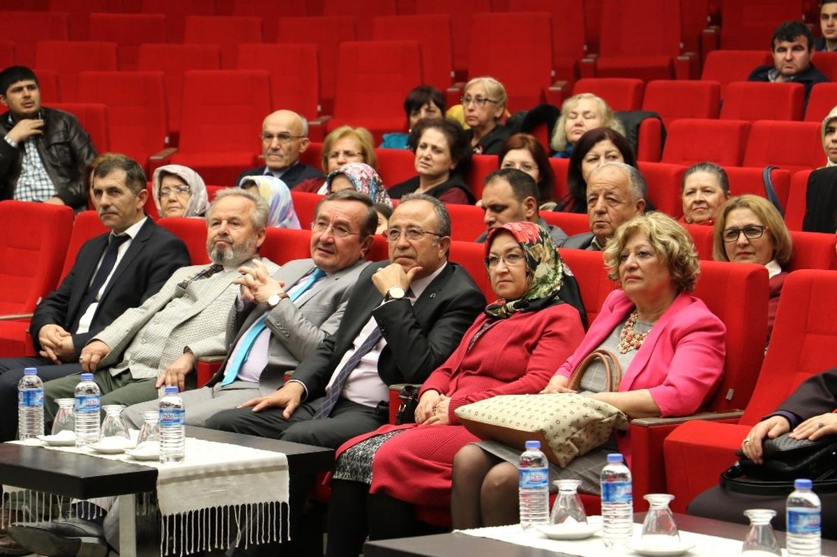 Manisa\'da Kandil Programı