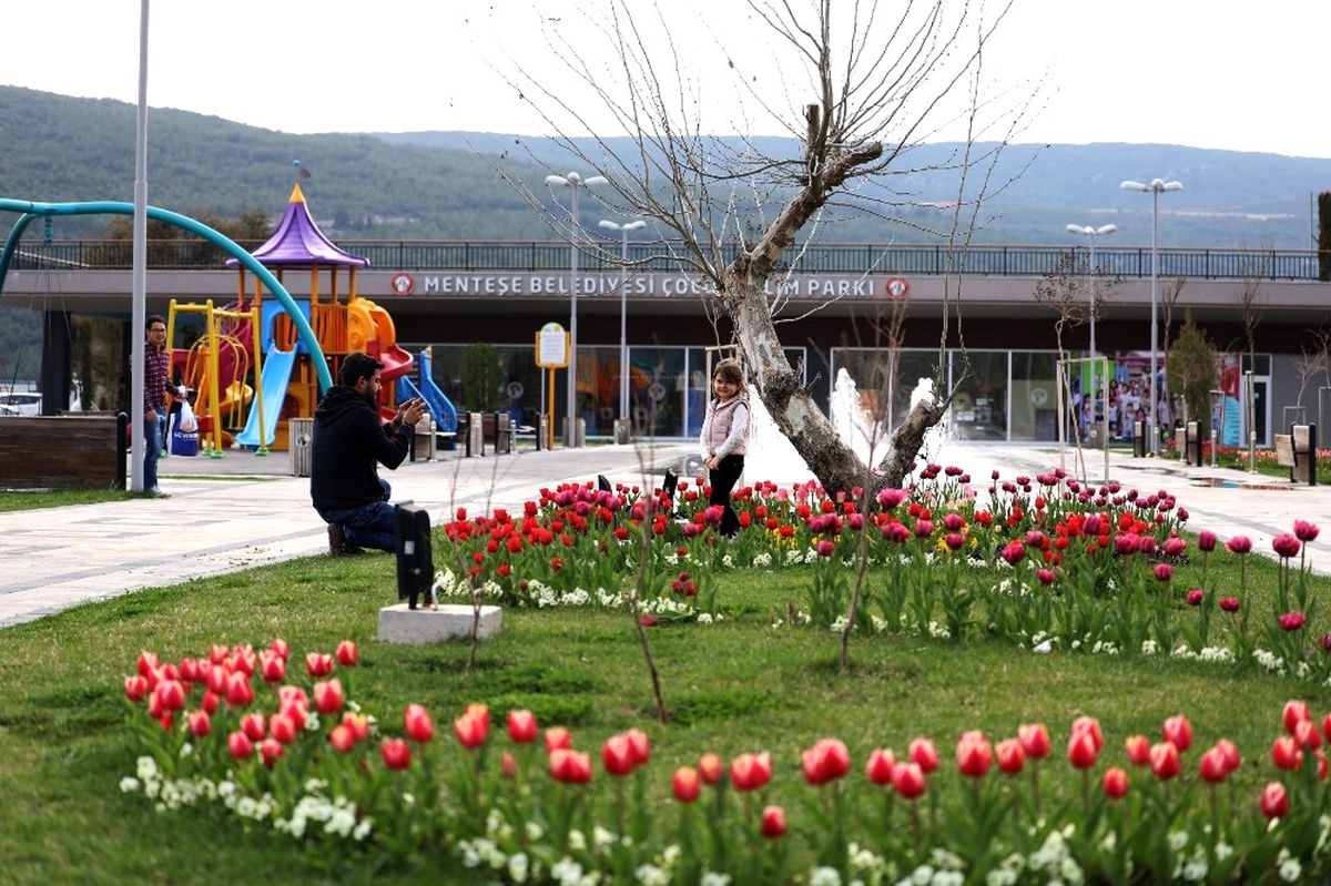 Menteşe \'Lale\' Açtı