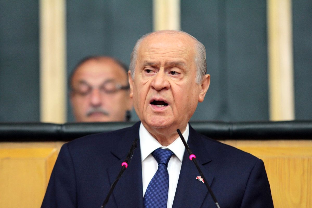 MHP Lideri Bahçeli\'den "Bayrak" Tepkisi