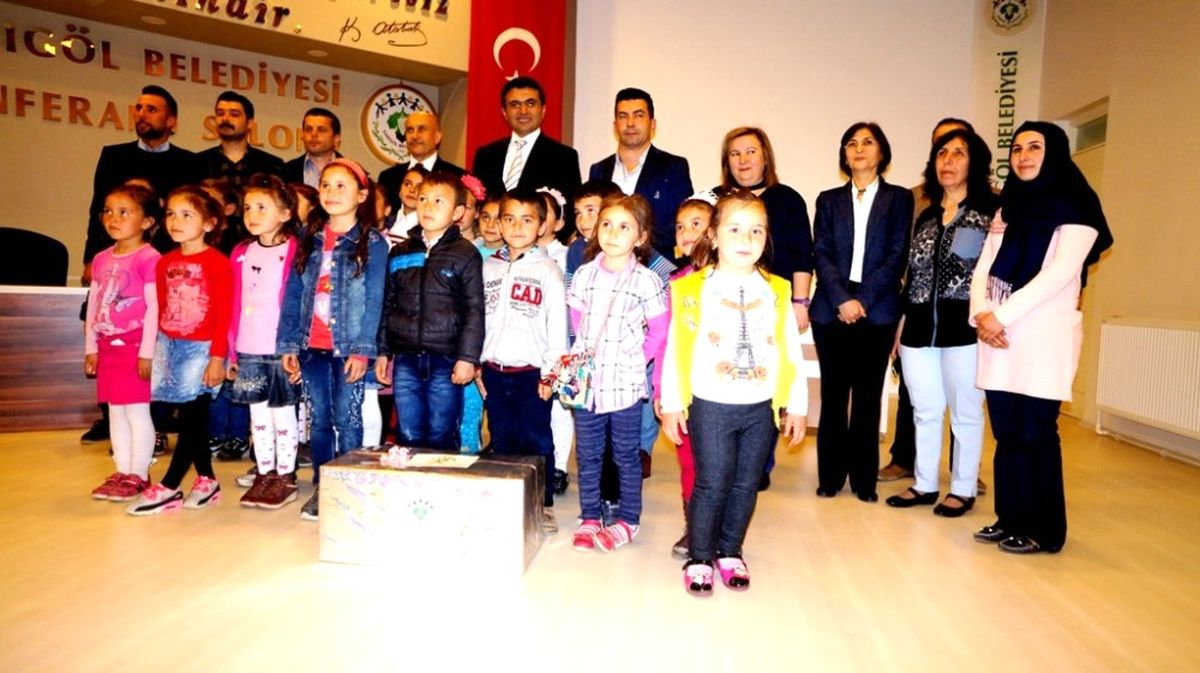 Sarıgöl\'de Kitap Kurtlarına Hediye