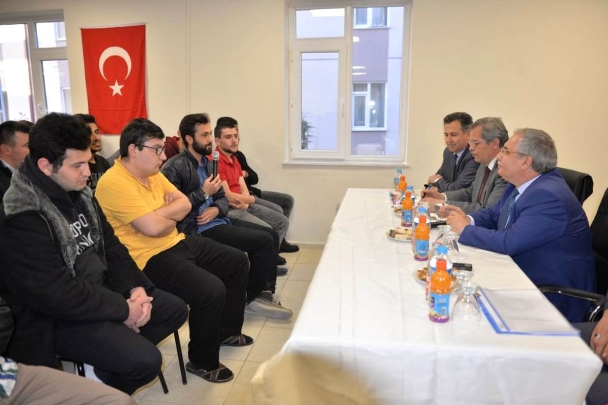 Vali Nayir: Dumlupınar Üniversitesi Kütahya\'nın Bir Zenginliğidir