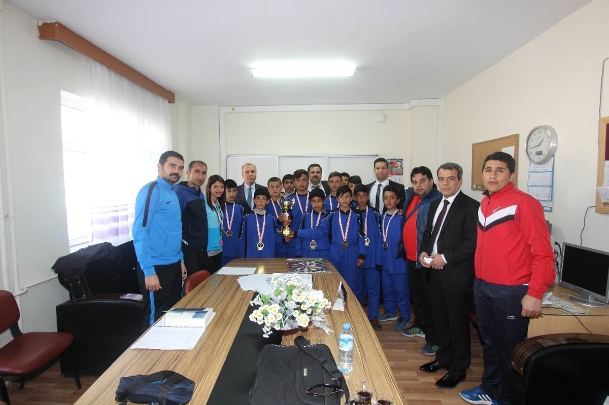 Yıldızlar Erkeklerde Futsal İl Şampiyonluğu Müsabakaları Tamamlandı