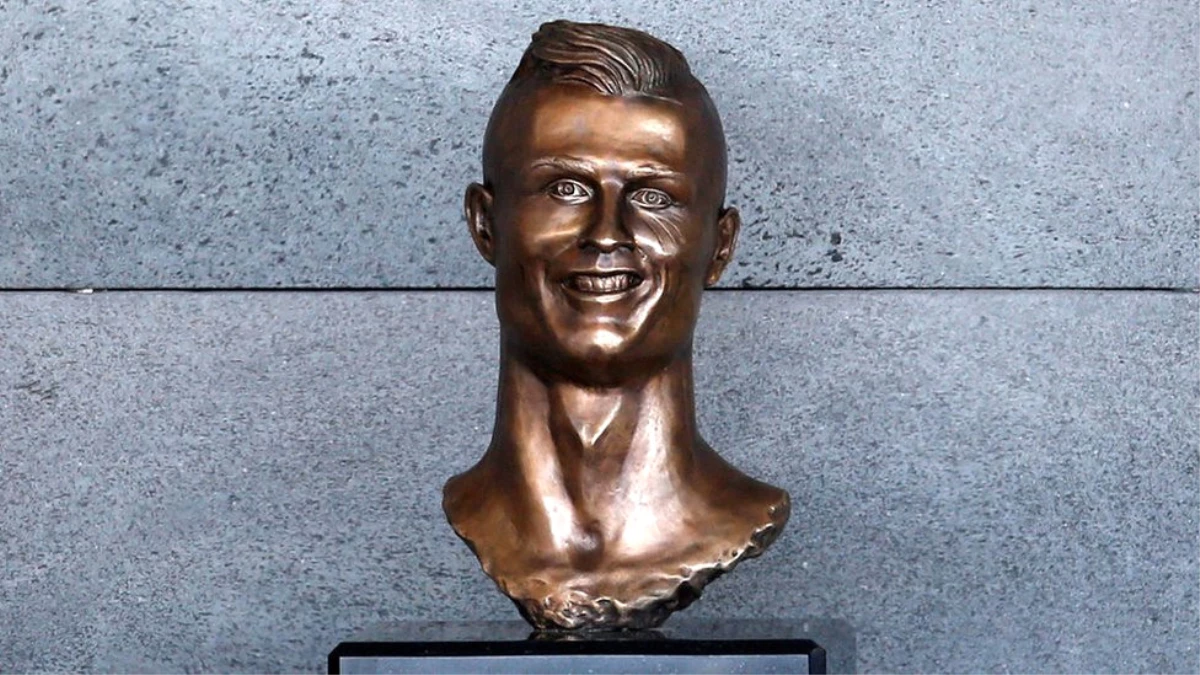 Adını Taşıyan Havaalanına Konan Büstü Ronaldo\'ya Ne Kadar Benziyor?
