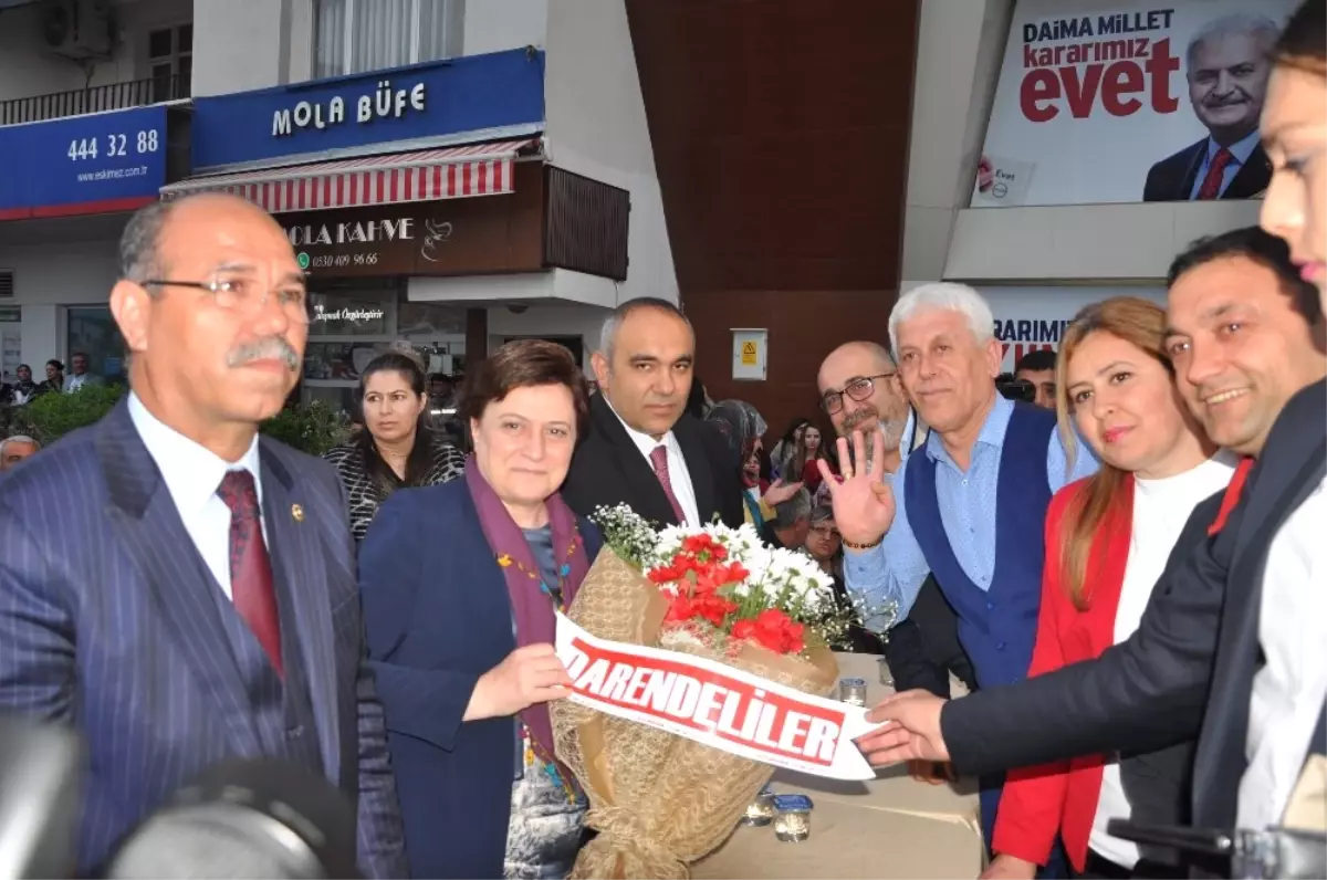 AK Parti\'li Fatma Güldemet Sarı Kadirli\'de Halka Hitap Etti