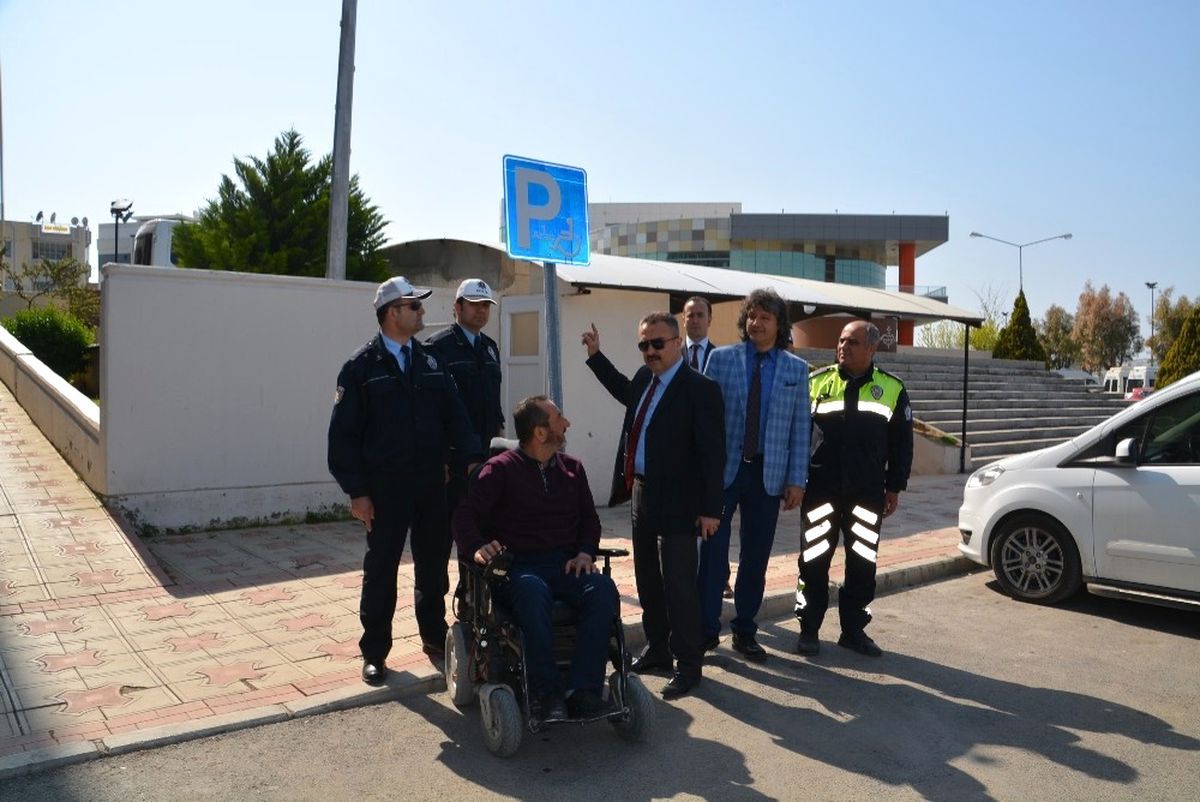 Aliağa\'da Engelli Sürücülere Özel Park Yeri