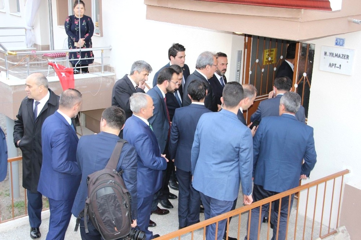 Bakan Bozdağ, Şehit Ailelerini Ziyaret Etti