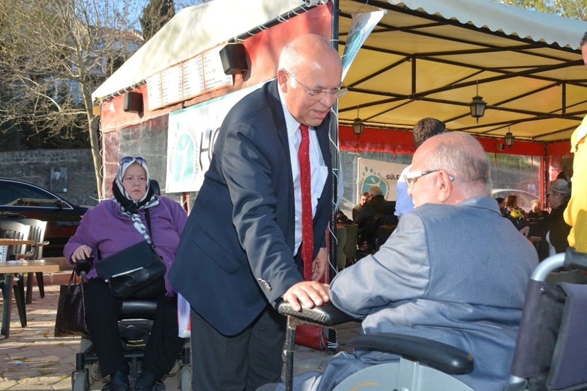 Başkan Eşkinat Engelsiz Yaşam Derneğinin Bahar Buluşması Etkinliğine Katıldı