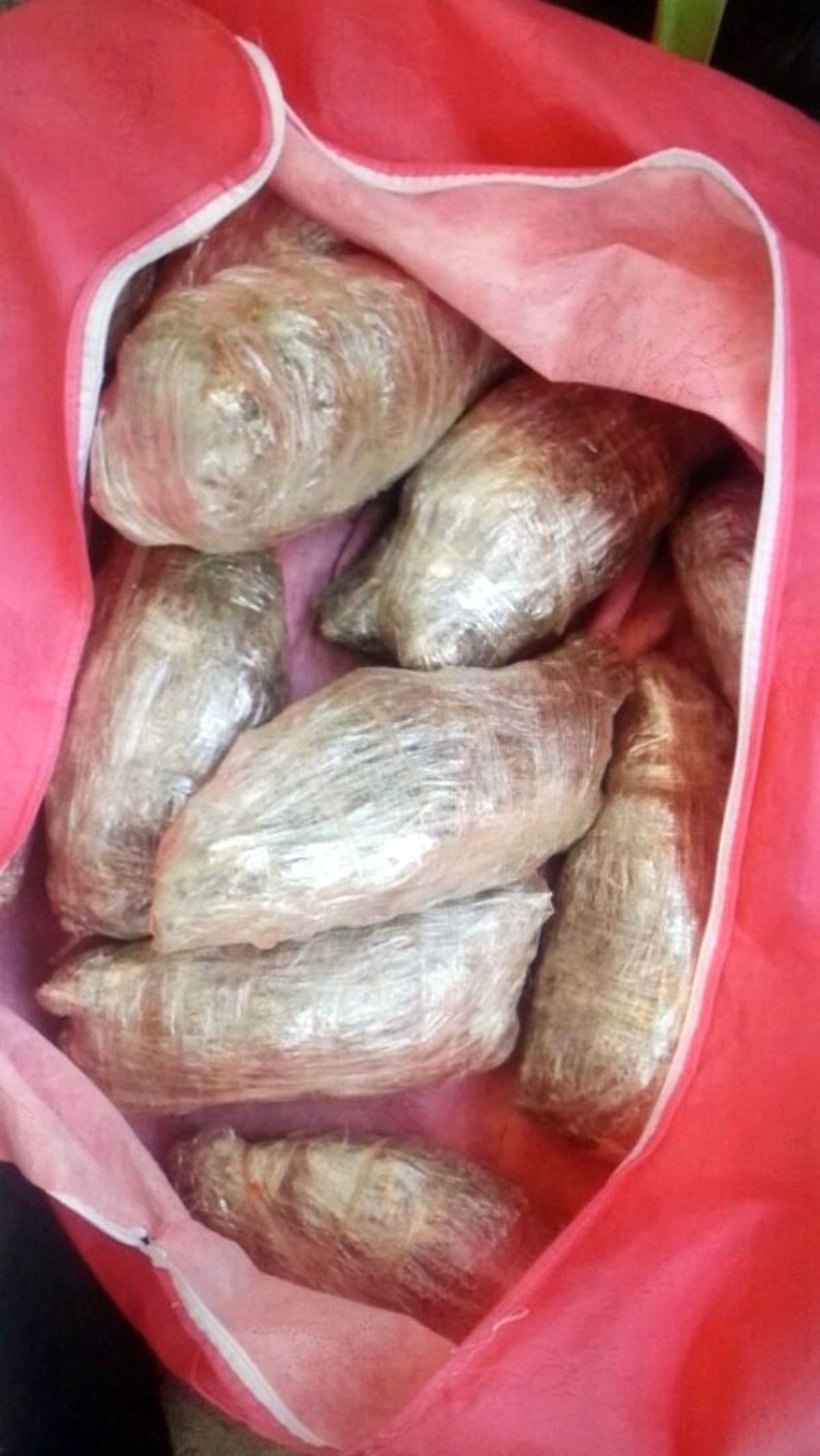 Hurç İçinde 11 Kilo Esrar Ele Geçirildi
