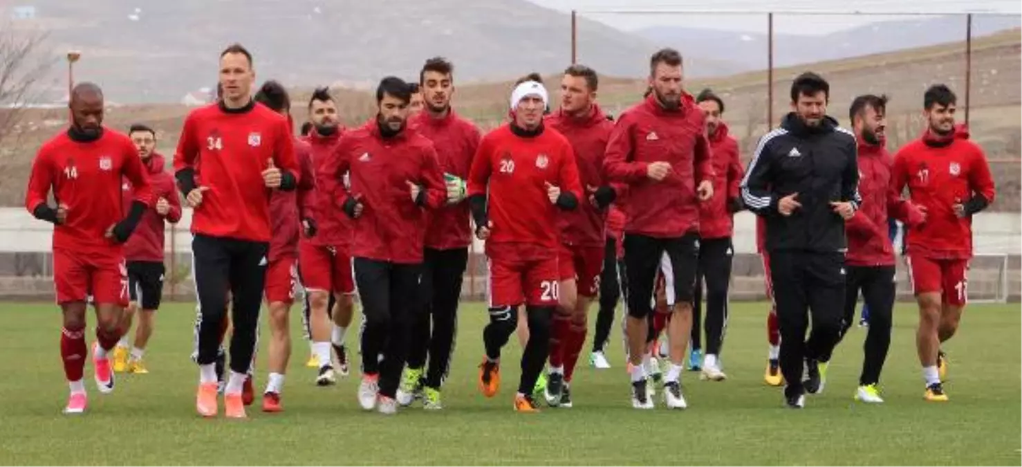 Sivasspor\'da Manisaspor Mesaisi