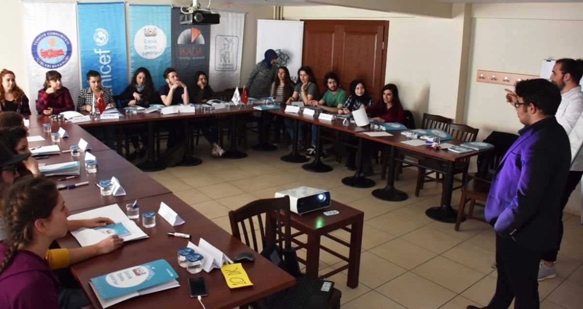Unicef Çocuk Dostu Şehirler Projesi Kapsamında Süleymanpaşa\'da Eğitim Verdi