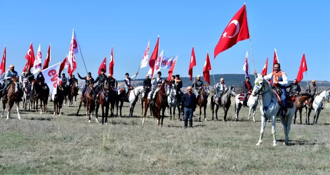 Uşak\'ta Onlarca At ile "Evet" Klibi