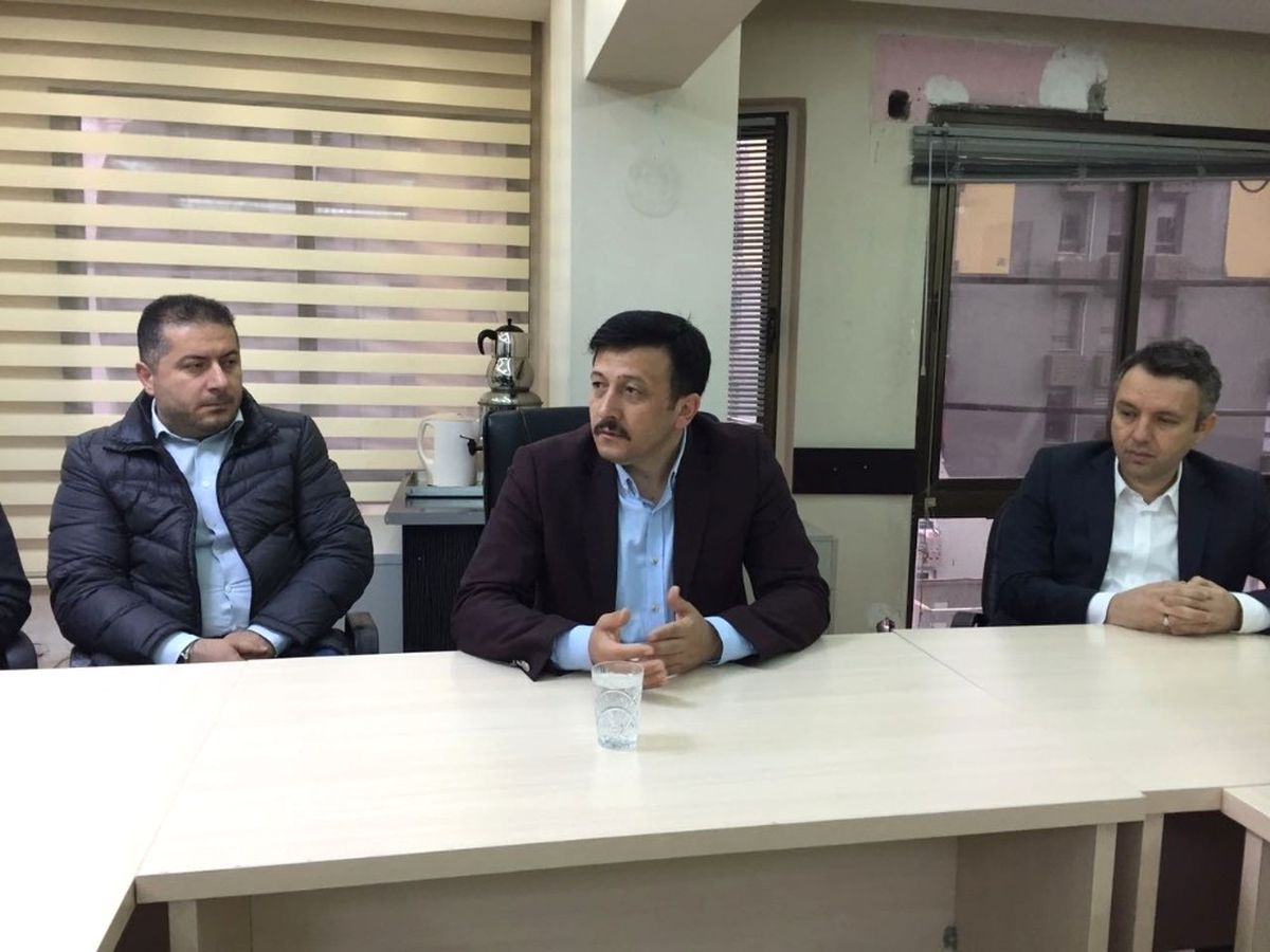 Ak Partili Hamza Dağ İzmir\'de \'Referandum\' Mesaisinde