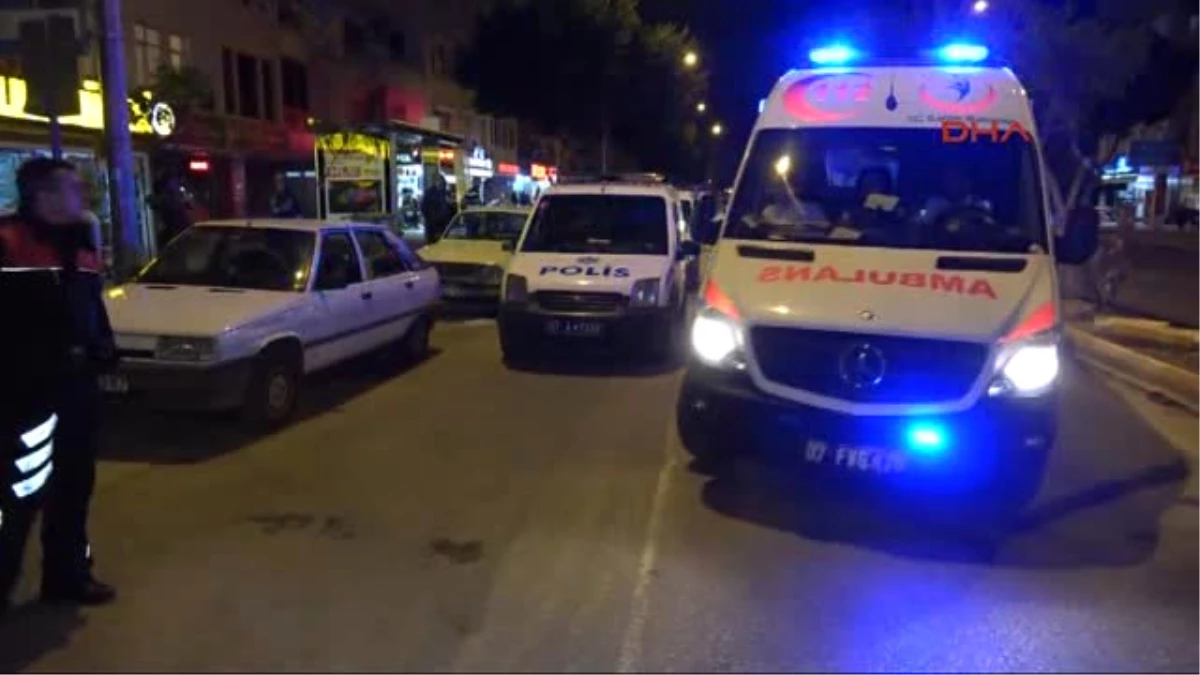 Antalya\'da Bıçaklı Kavga: 1 Ölü, 1 Yaralı