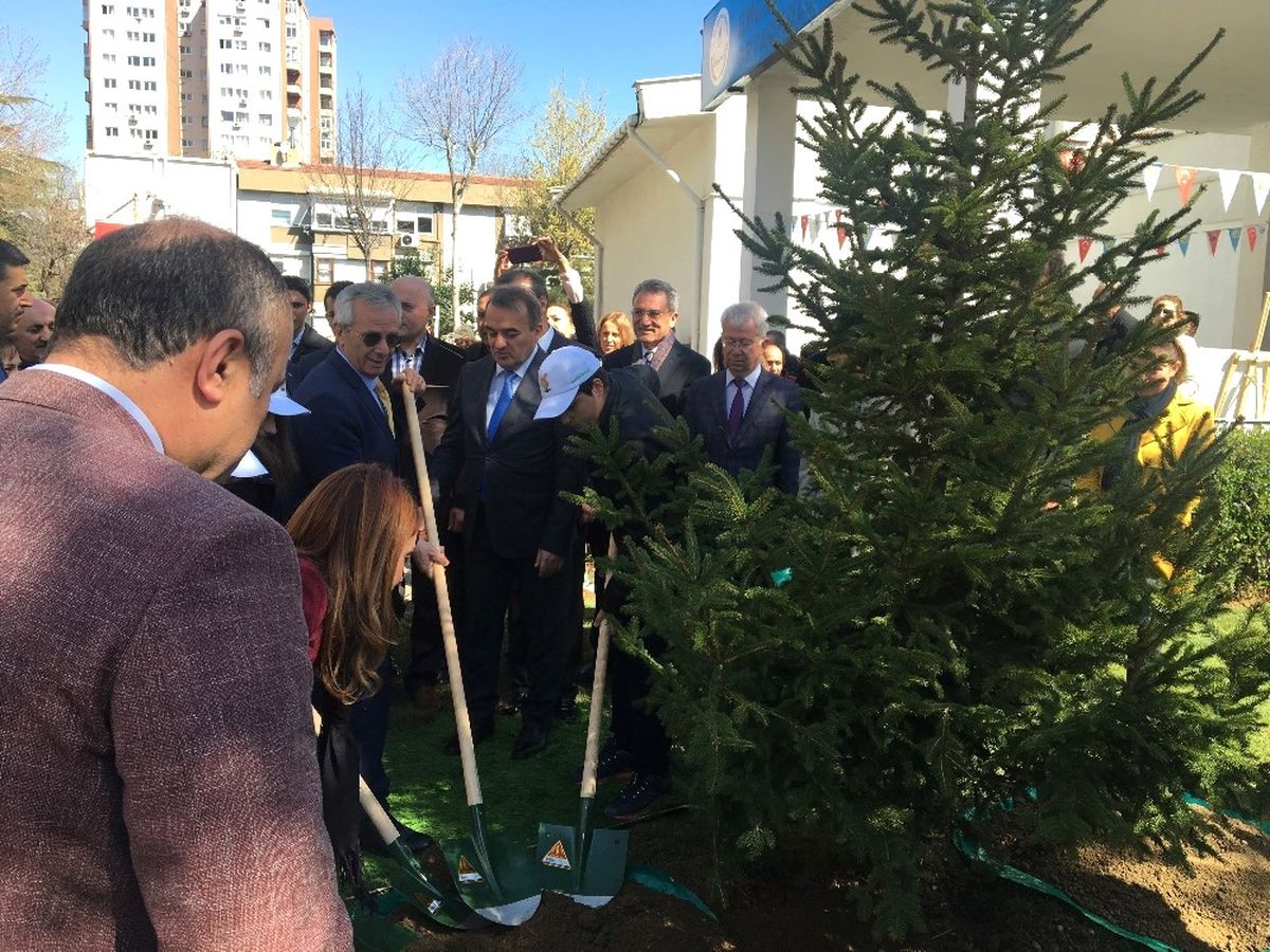 Bakan Eroğlu: Ataköy\'de Fidan Dikim Törenine Katıldı