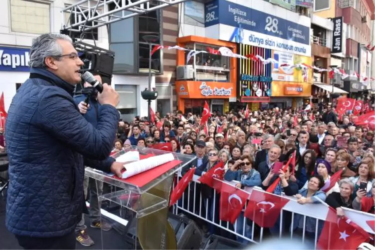 Başkan Bateri Çaldı, Karşıyakalılar İzmir Marşı Söyledi