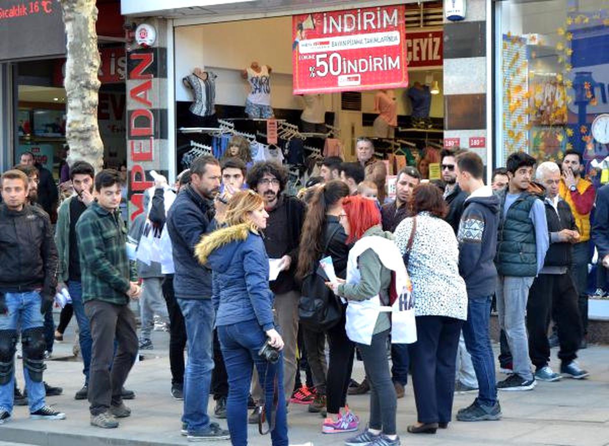 Çorlu\'da Ak Partililer ile Hdp\'liler Arasında Tartışma