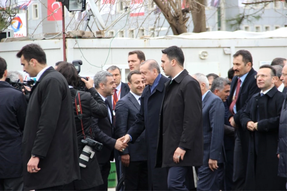Cumhurbaşkanı Erdoğan, Merkez Cami\'nin Temel Atma Törenine Katıldı