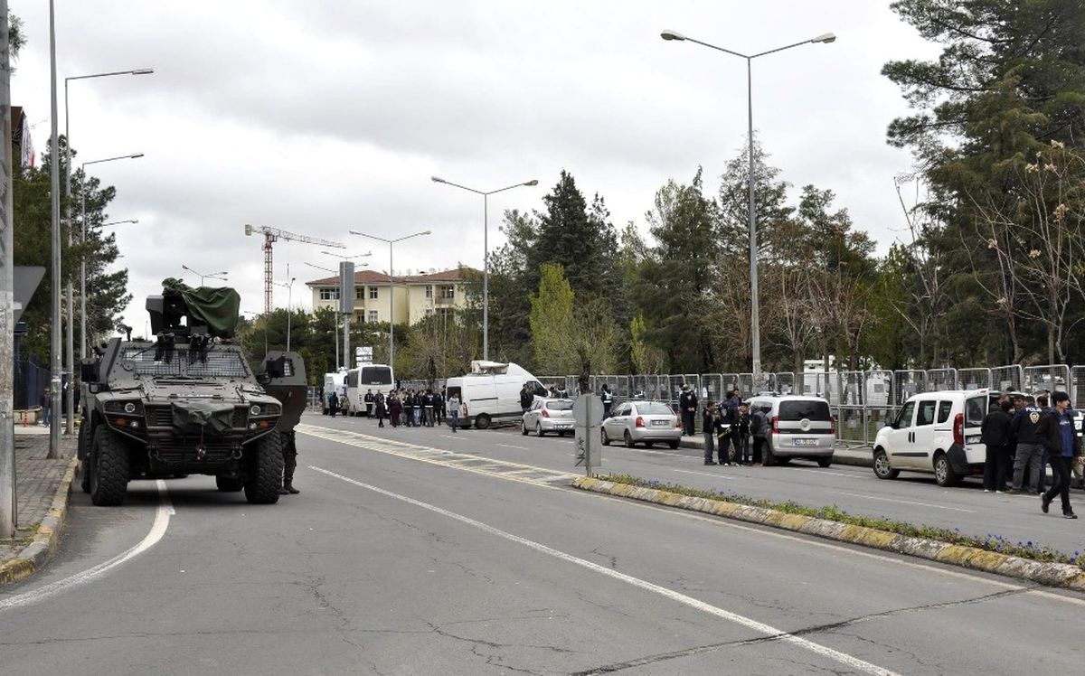 Diyarbakır\'da Geniş Güvenlik Önlemleri