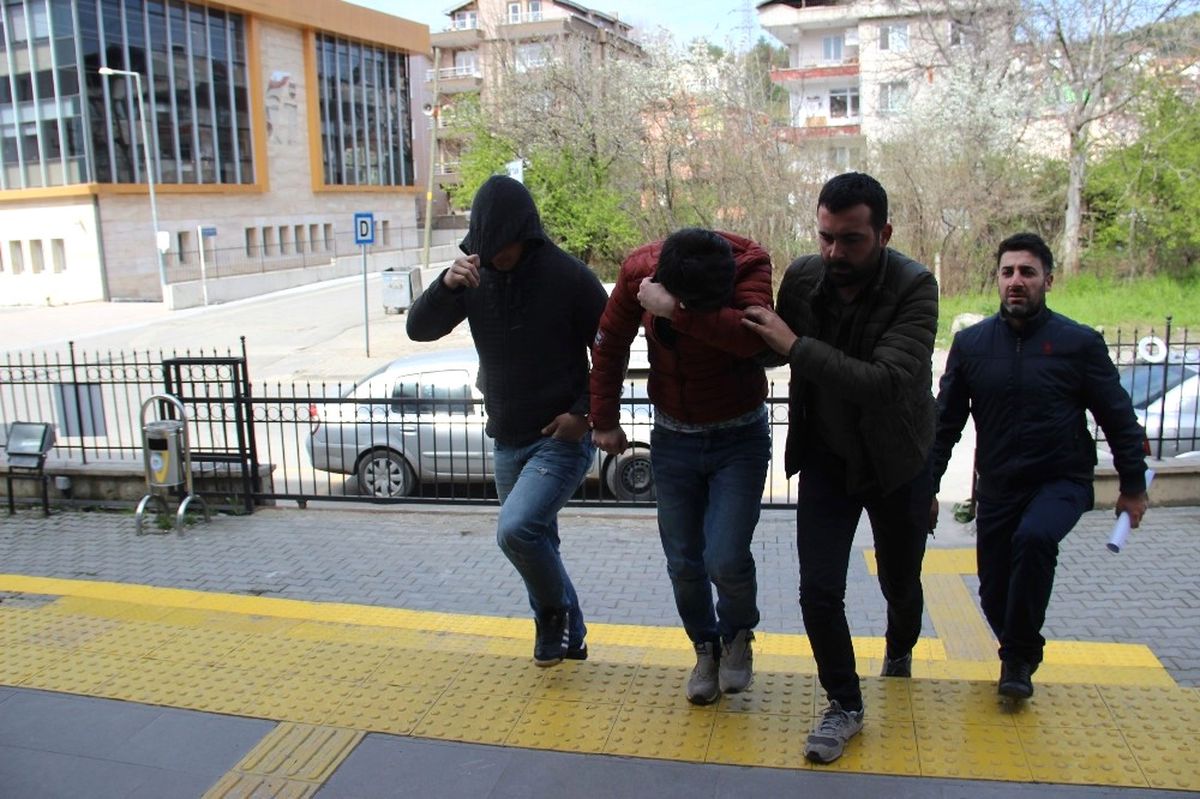 Gözaltına Alınan Torbacılar Adliyeye Sevk Edildi