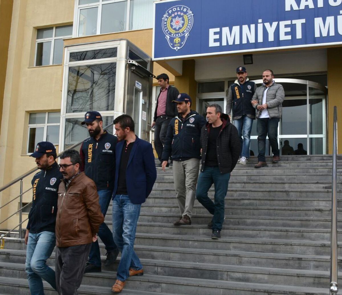 Gurbetçileri Dolandırıp Rezidanslarda Konaklamışlar