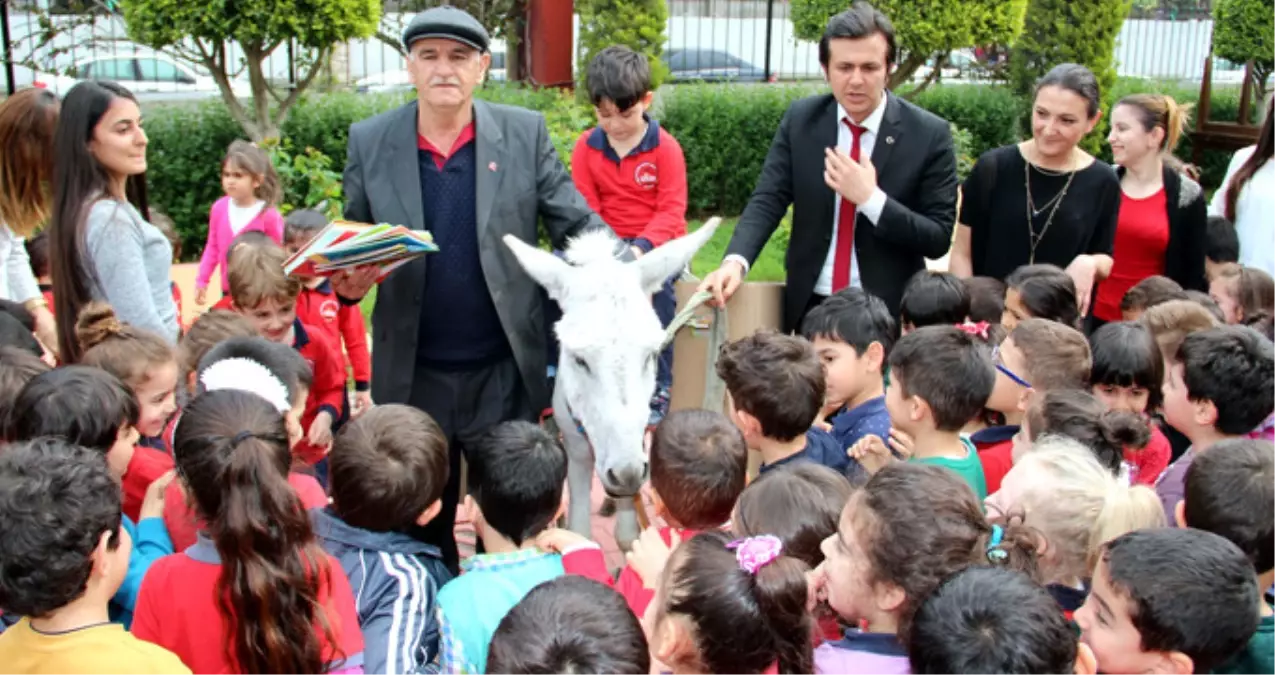 İskenderun\'da \'Eşekli Gezici Kütüphane\' Yeniden Öğrencilerle Buluştu