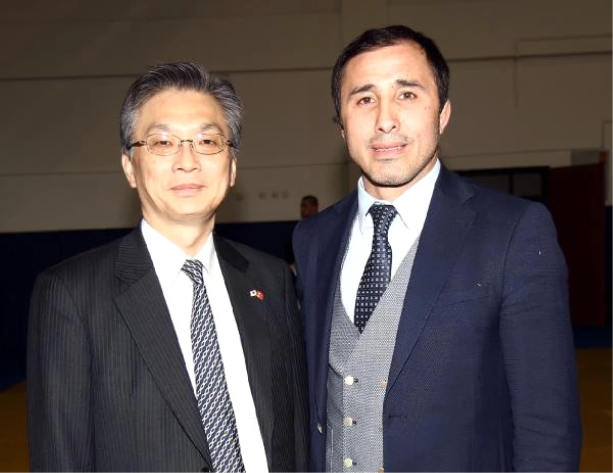 Japon Büyükelçi Hiroshi Oka Judo Milli Takım Kampını Ziyaret Etti"