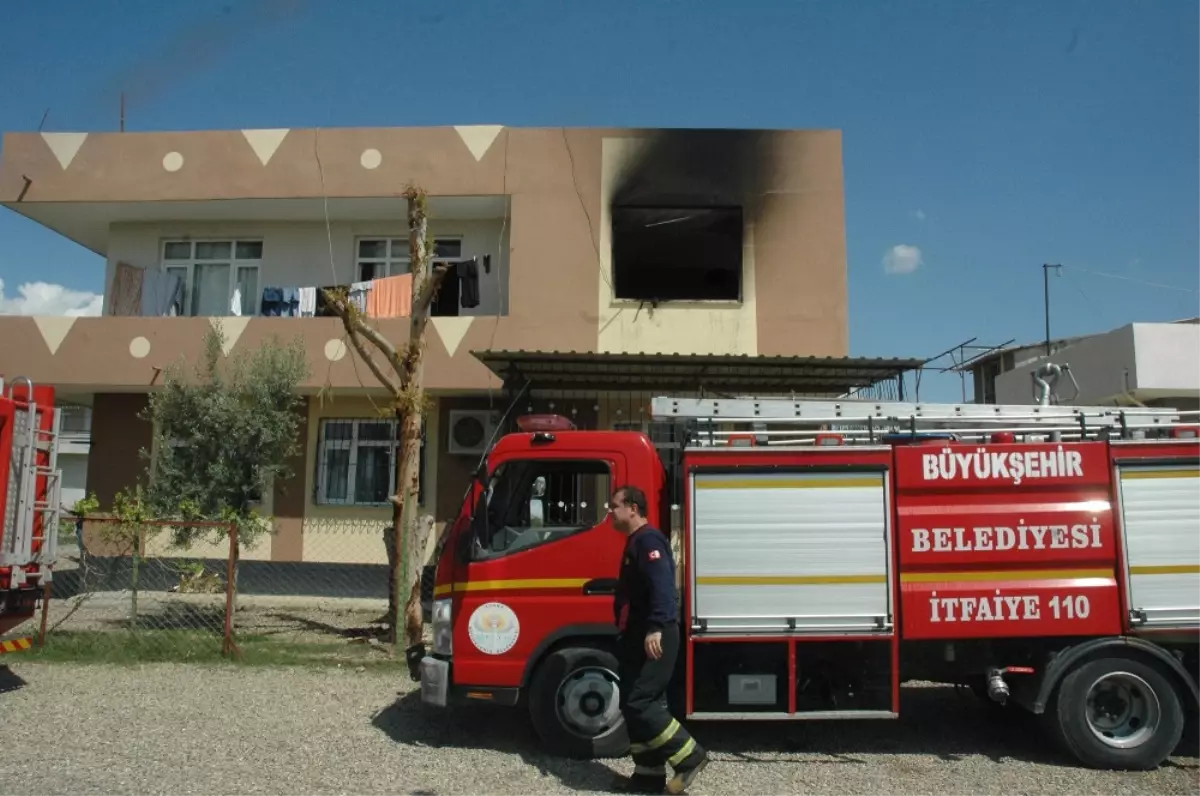 Katil Zanlısı Mahalle Muhtarının Evi Yine Kundaklandı