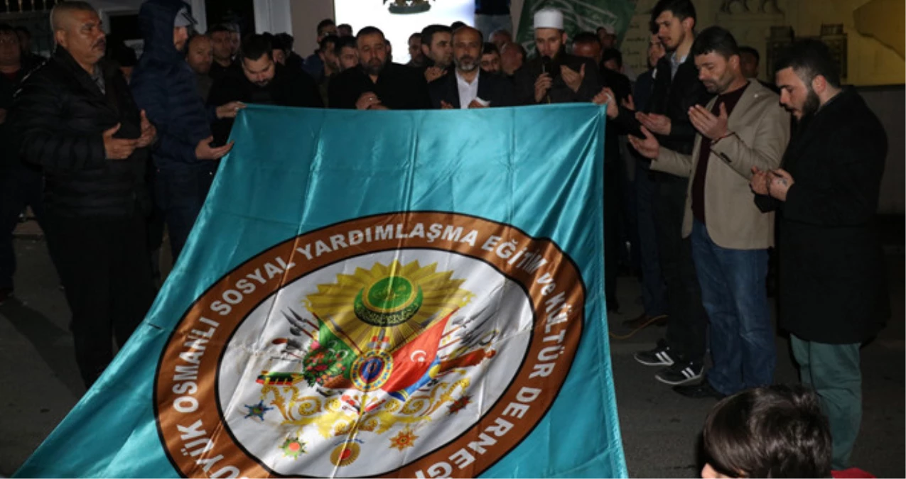 Kerkük\'te Açılan IKBY Bayrağı, Büyük Osmanlı Derneği Üyelerini Sokağa Döktü