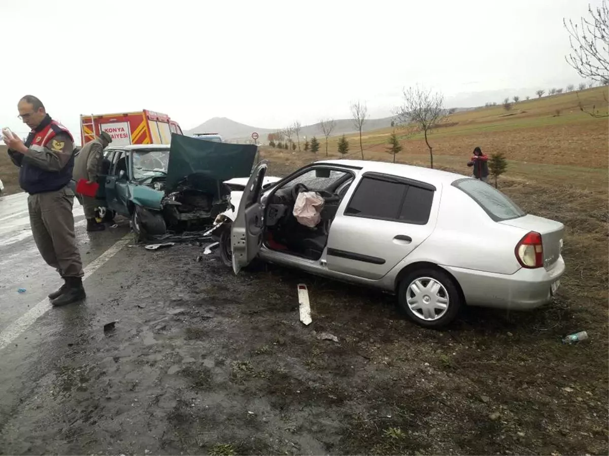 Konya\'da Trafik Kazası: 4 Yaralı