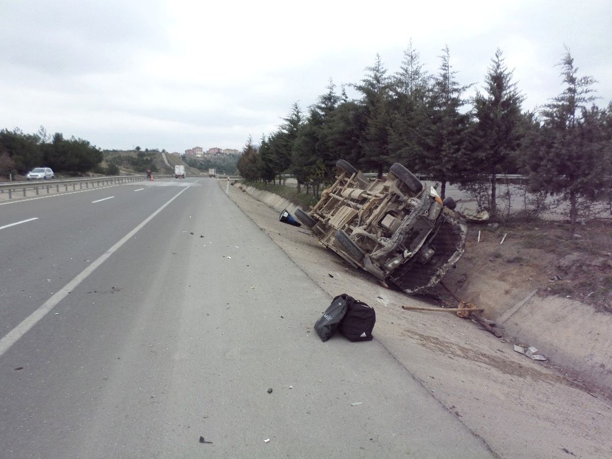 Osmaneli\'de Trafik Kazası: 5 Yaralı