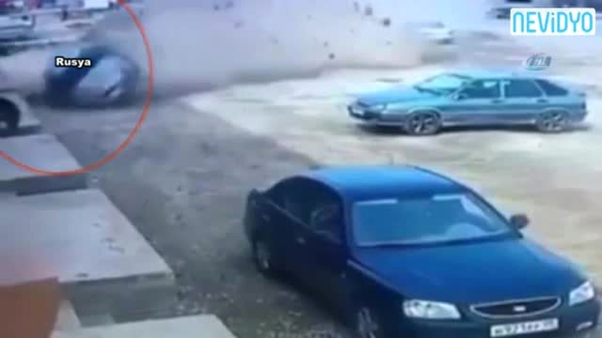 Otomobil Taklalar Attı: Sürücü Camdan Fırladı !